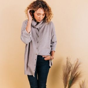 Sseko Convertible Sweater in Dove